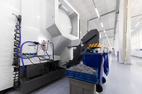 Plastic Molding Machine Resources: Helpful Tools and Industry Details